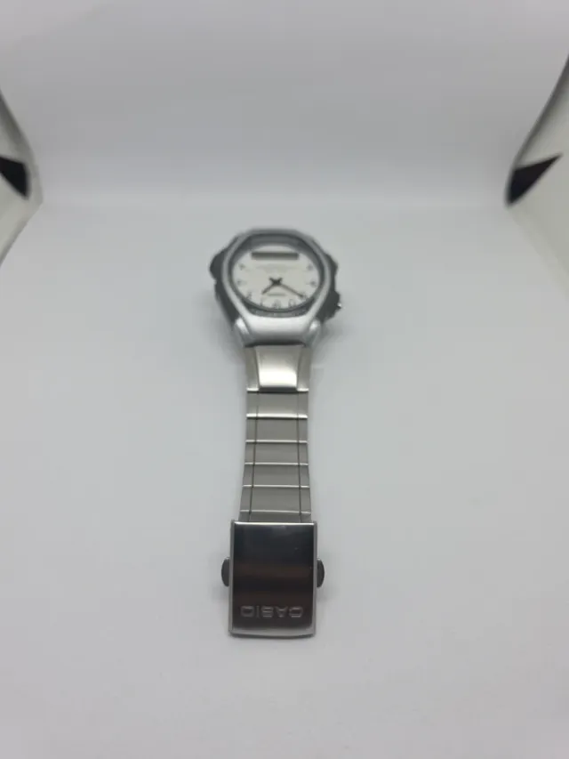 Relógio Casio AQ-140W 1737