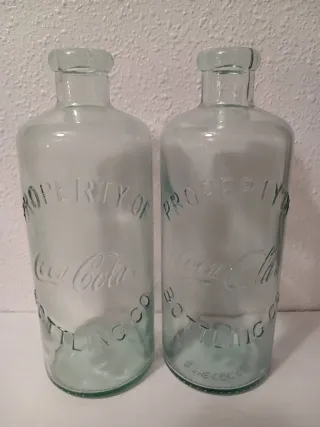 2 Vecchie Bottiglie di Coca-Cola