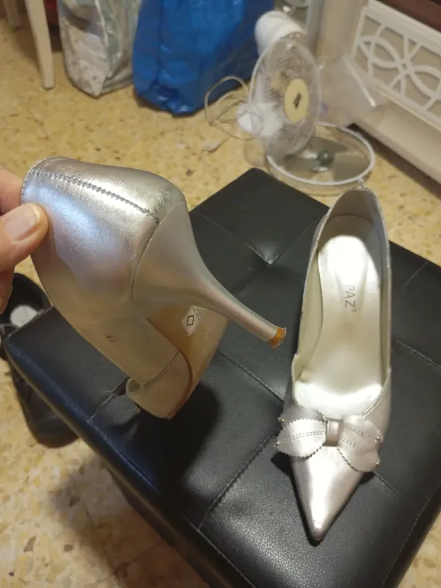 Zapatos de tacón dorados/plateados