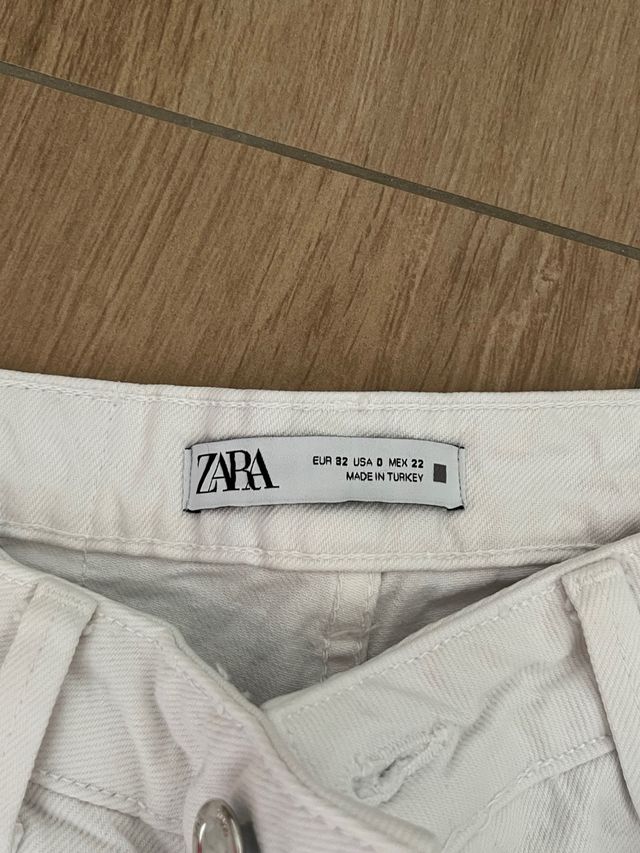 Pantalón Zara blanco ancho