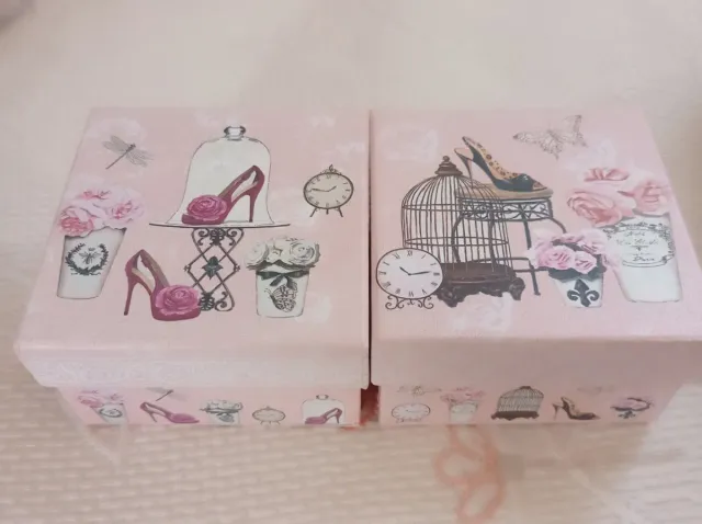 Cajitas decorativas rosas y negras