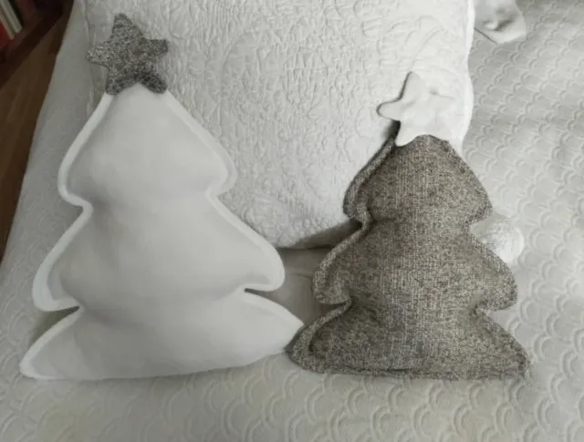 2 Cojines navideños en forma de árbol de navidad