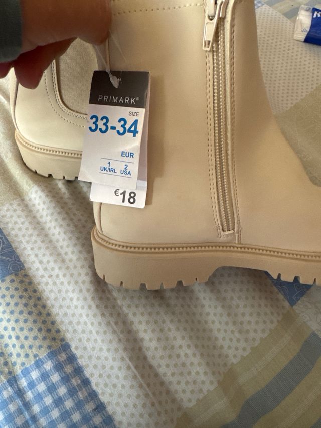 Botas beige talla 33-34