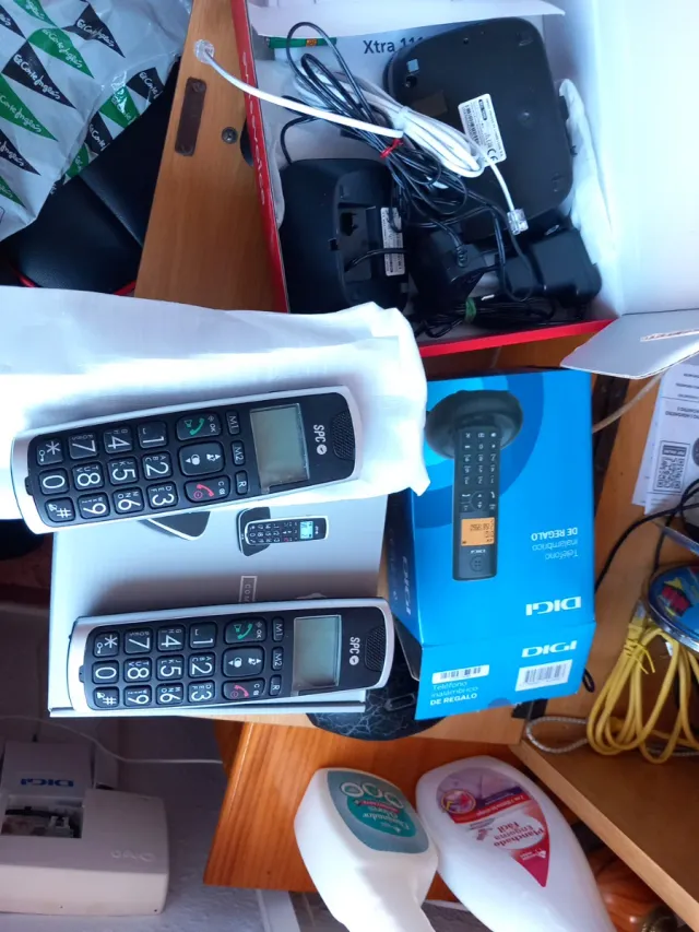 Teléfono inalámbrico SPC,y otro digi nuevo