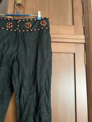 Pantalones Zara negros con adornos