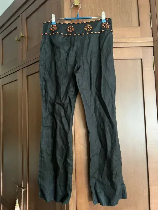 Pantalones Zara negros con adornos