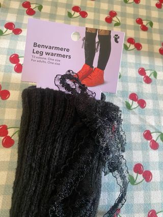 Scaldamuscoli neri con pizzo