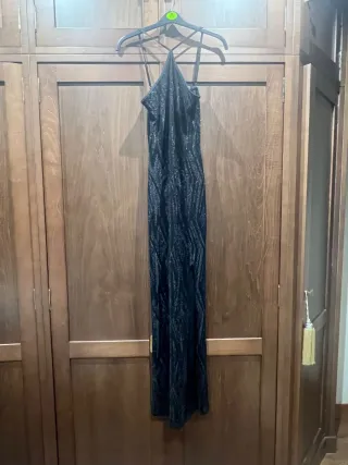 Vestido fiesta NA-KD negro