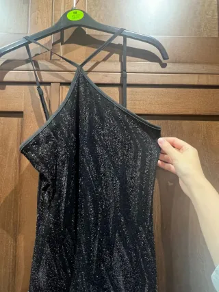 Vestido fiesta NA-KD negro