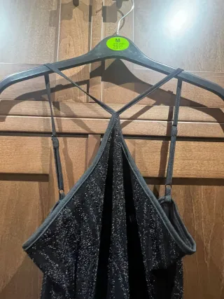 Vestido fiesta NA-KD negro