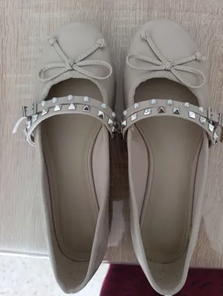 Merceditas beige talla 37 sin estrenar