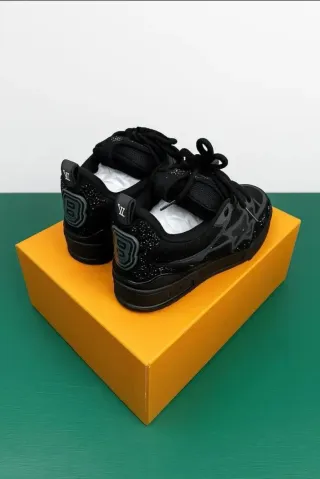 Zapatos Louis Vuitton LV Skate Crystal Negros