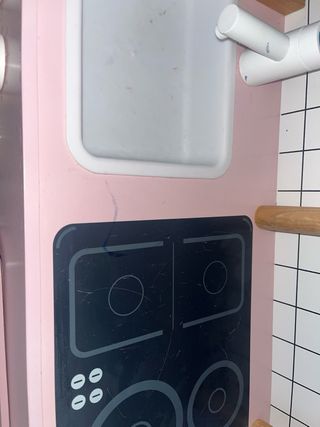 Cocinita de madera rosa para niña