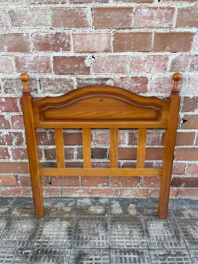 Cabecero de madera con somier