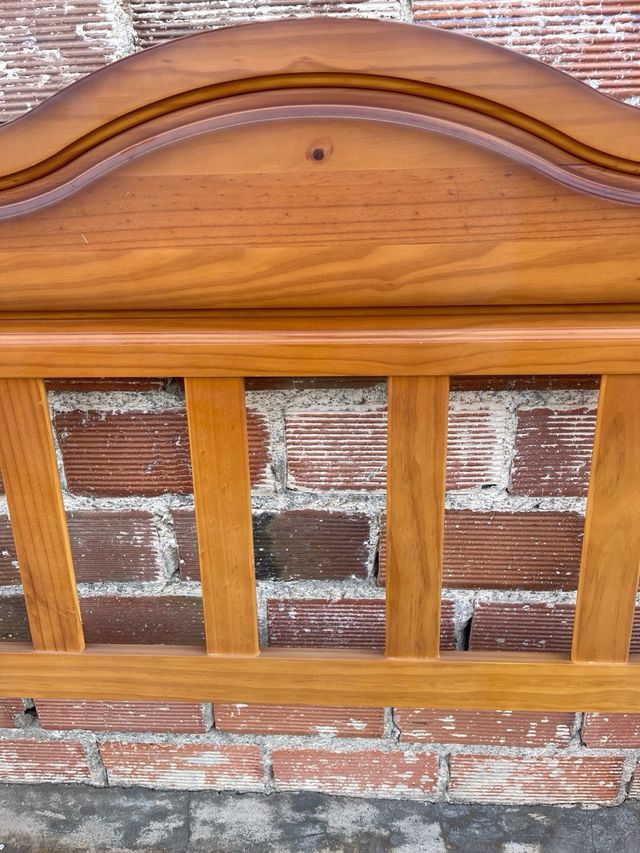 Cabecero de madera con somier