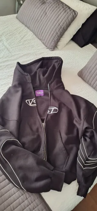 Vesta Trackesta Hoodie Negro Blanco