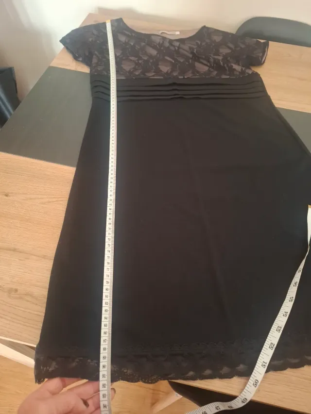 Vestido de fiesta negro con encaje