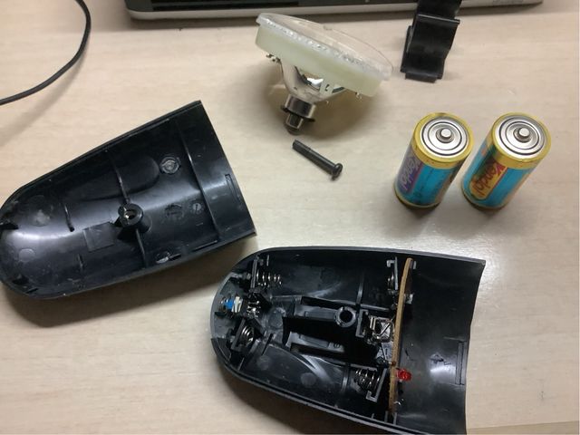 Lámpara Bicicleta tiene 2 pilas pero gastadas