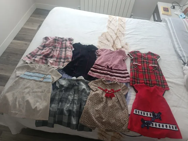 Lote de 13 vestidos y 14 leotardos niña