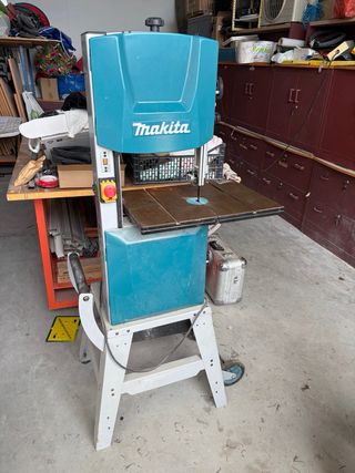 Sierra de Cinta Makita LB1200F 305mm