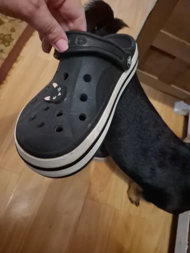 Crocs negras talla 39