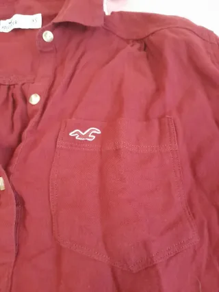 Camisa Hollister Roja Talla XS color granate