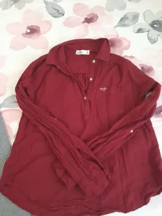 Camisa Hollister Roja Talla XS color granate