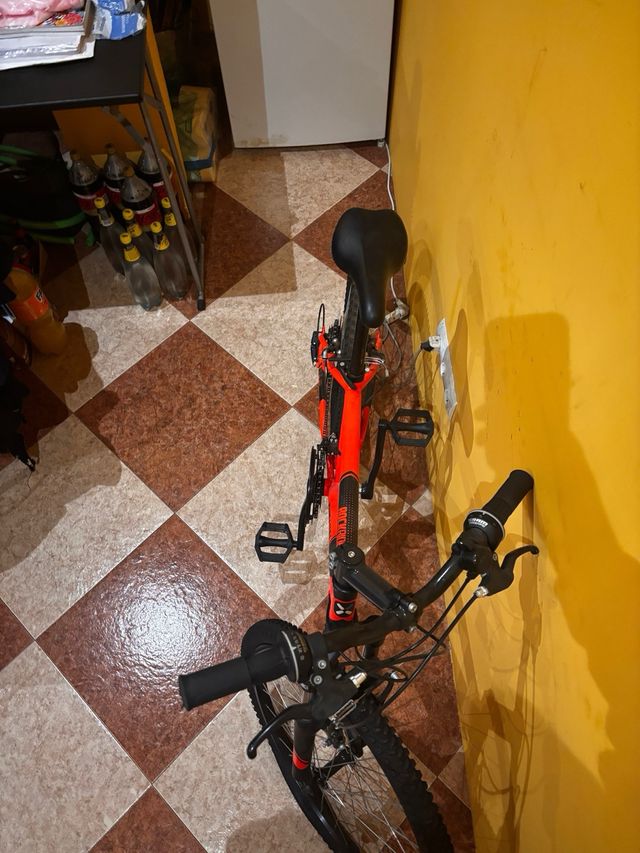 Bicicleta Montaña Roja Btwin Rockrider