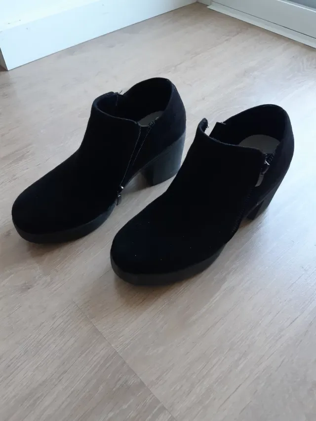 Botines de ante negros 39