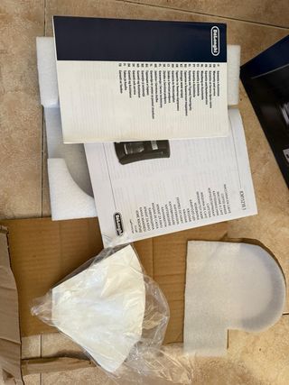 Cafetera DeLonghi Active Line Negra