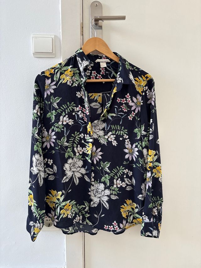 Camisa H&M floral Talla S