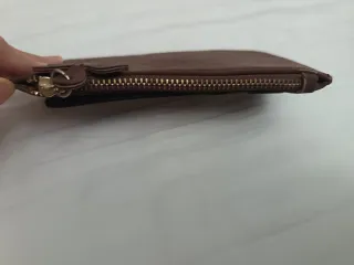 Monedero tarjetero marrón con flor