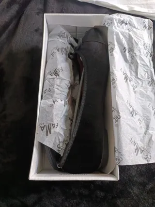 Bailarinas negras con lazo - Talla 39. En su caja
