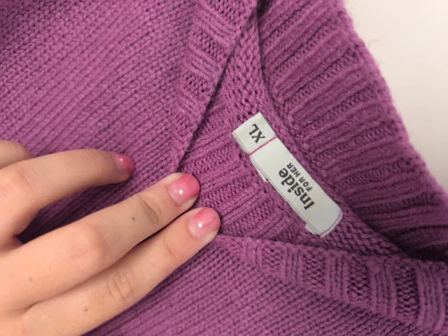 Jersey de invierno morado ajustado y muy bonito