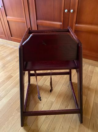 Trona de madera para bebé