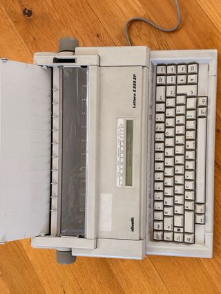 Olivetti e555 SP máquina de escribir
