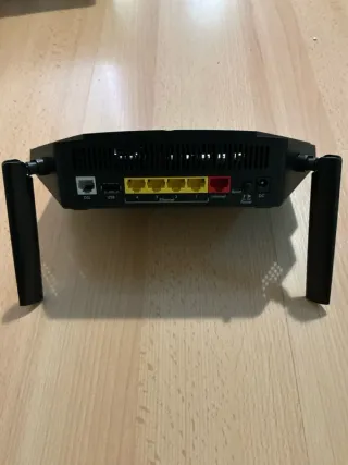 Router WiFi Netgear AC1200 Modem