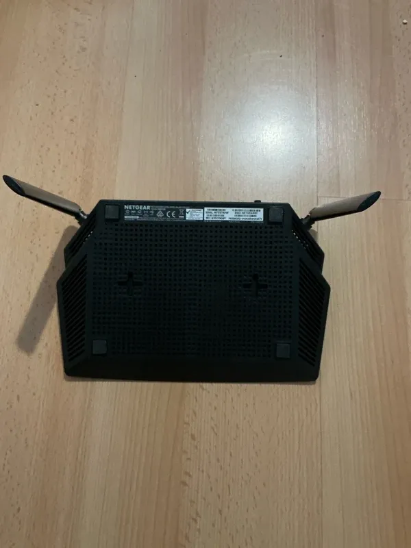 Router WiFi Netgear AC1200 Modem