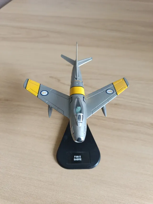 Modellino Aereo F-86 E Sabre