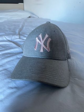 Gorra New York Yankees Gris Rosa