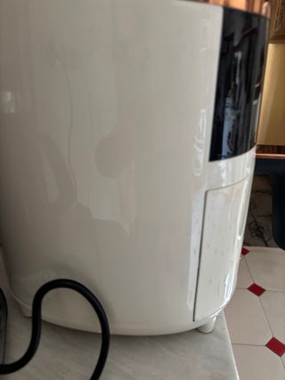 Freidora de aire color crema y cobre