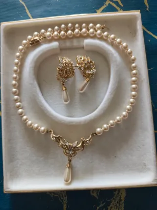 Conjunto collar y pendientes  usado solo en boda