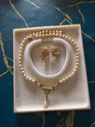 Conjunto collar y pendientes  usado solo en boda