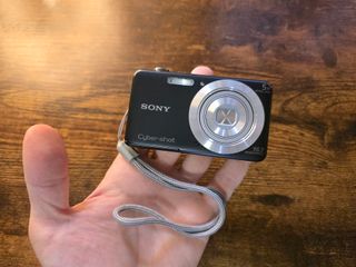 Cámara Sony Cyber-shot W710