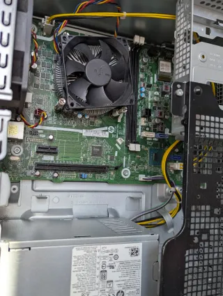 Torre HP TPC-F123-MT (Incompleta)