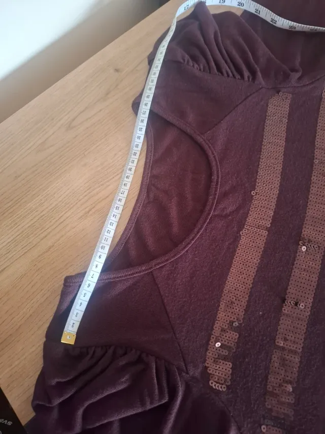 Vestido de punto con lentejuelas