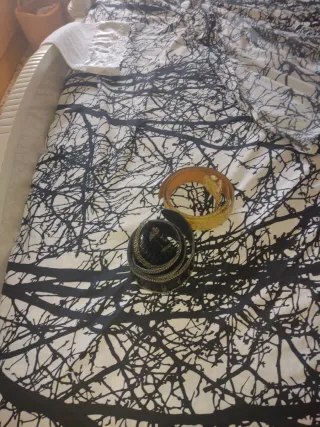 Correas de mujer marrones y doradas