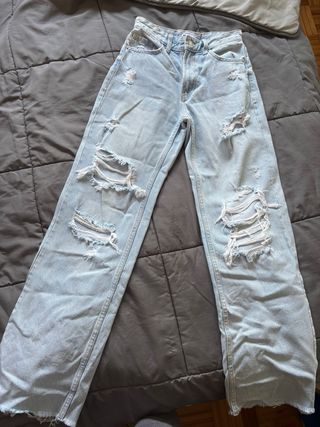 Pantalones vaqueros rotos