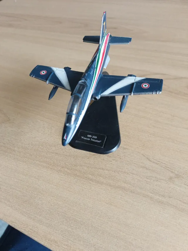 Modellino Aereo MB-339 Freccce Tricolori