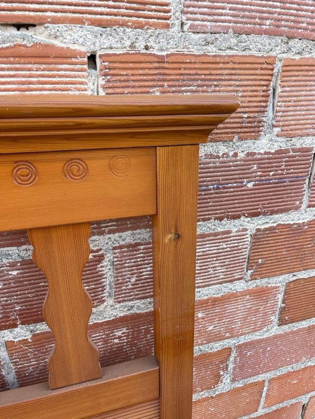 Cabecero de madera estilo clásico